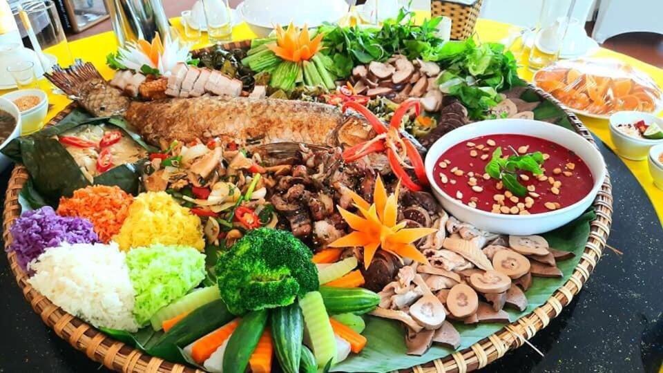 Hoa Binh Hotel Buitenkant foto