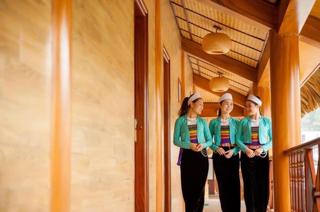 Hoa Binh Hotel Buitenkant foto