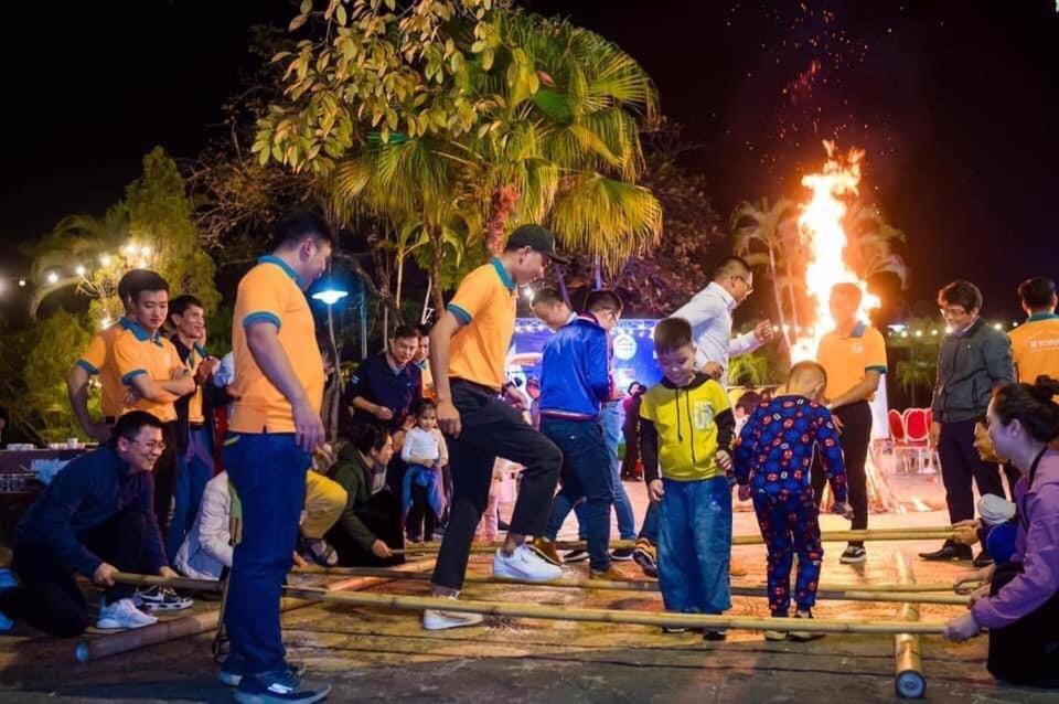 Hoa Binh Hotel Buitenkant foto