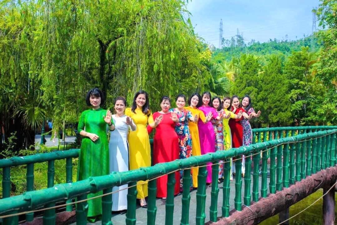 Hoa Binh Hotel Buitenkant foto