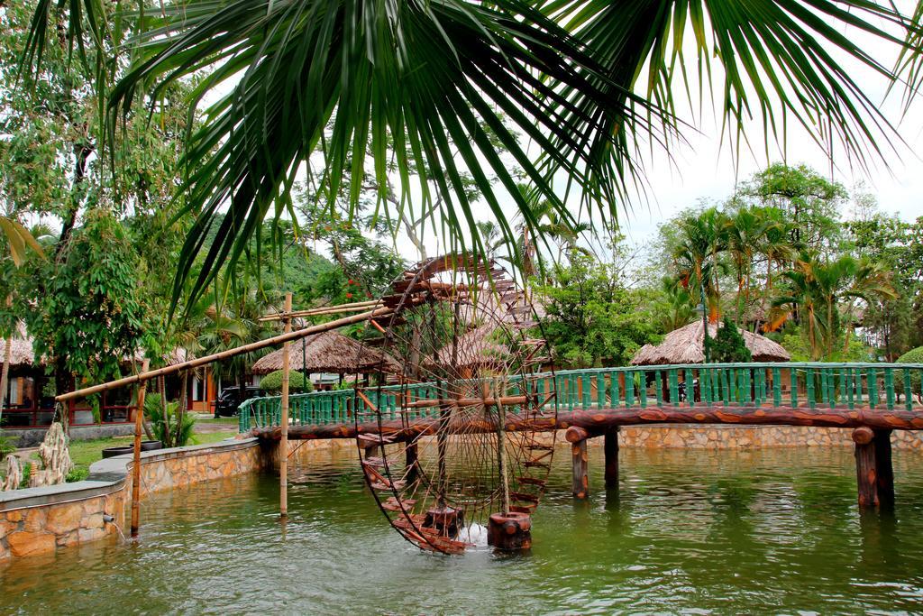 Hoa Binh Hotel Buitenkant foto