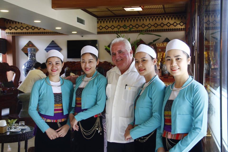 Hoa Binh Hotel Buitenkant foto