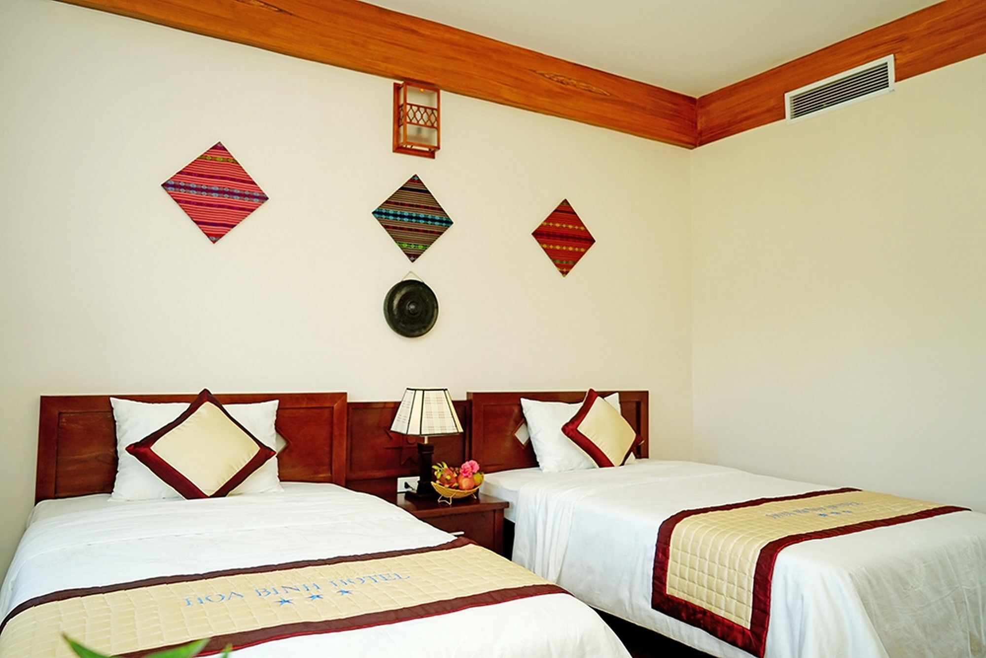 Hoa Binh Hotel Buitenkant foto