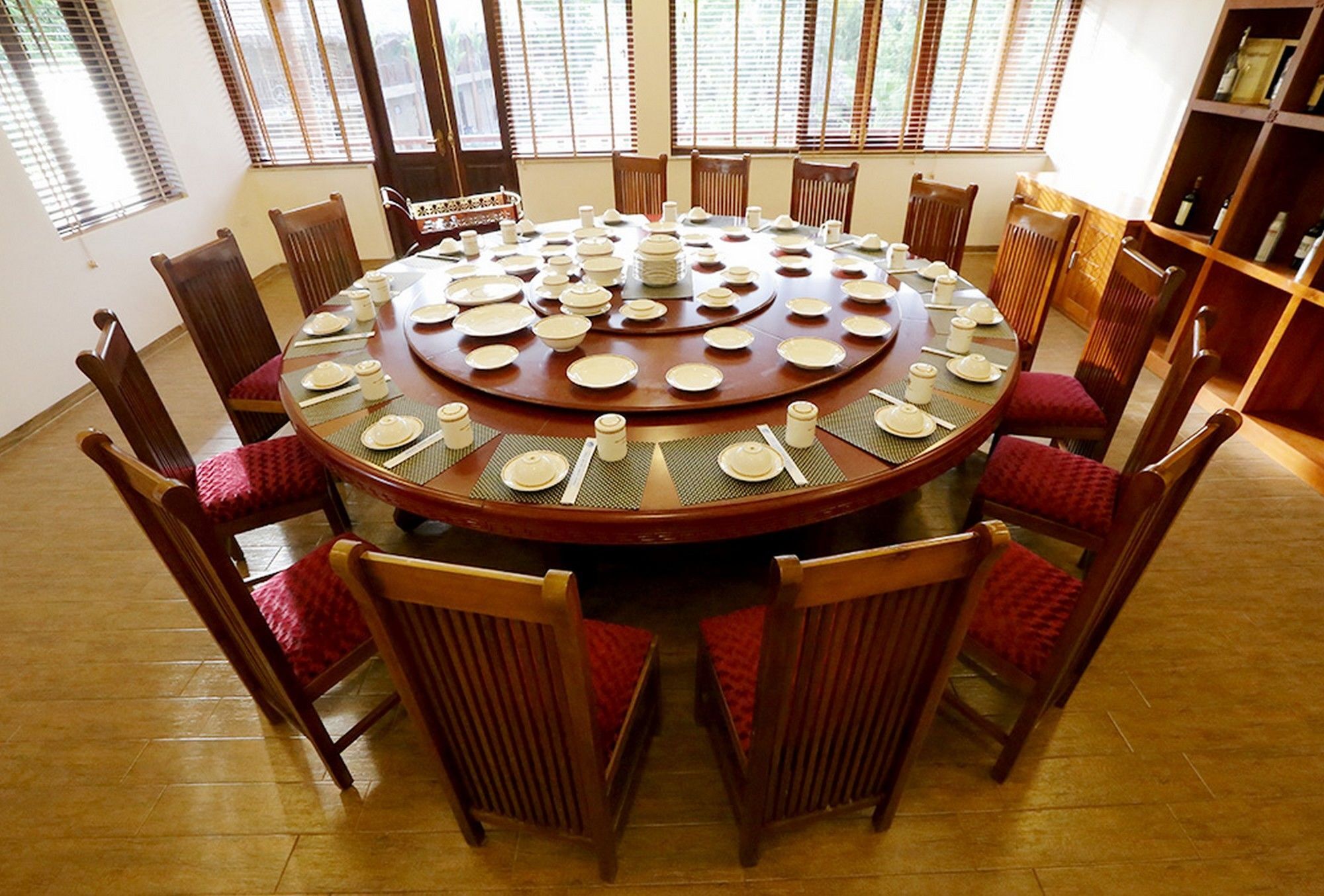 Hoa Binh Hotel Buitenkant foto