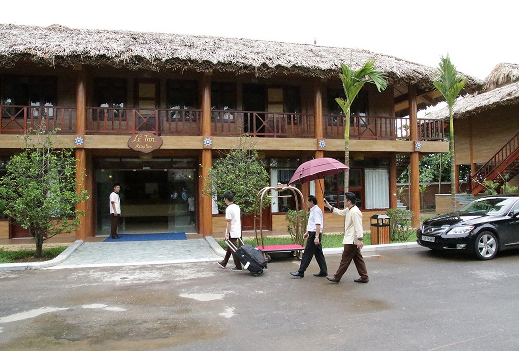 Hoa Binh Hotel Buitenkant foto